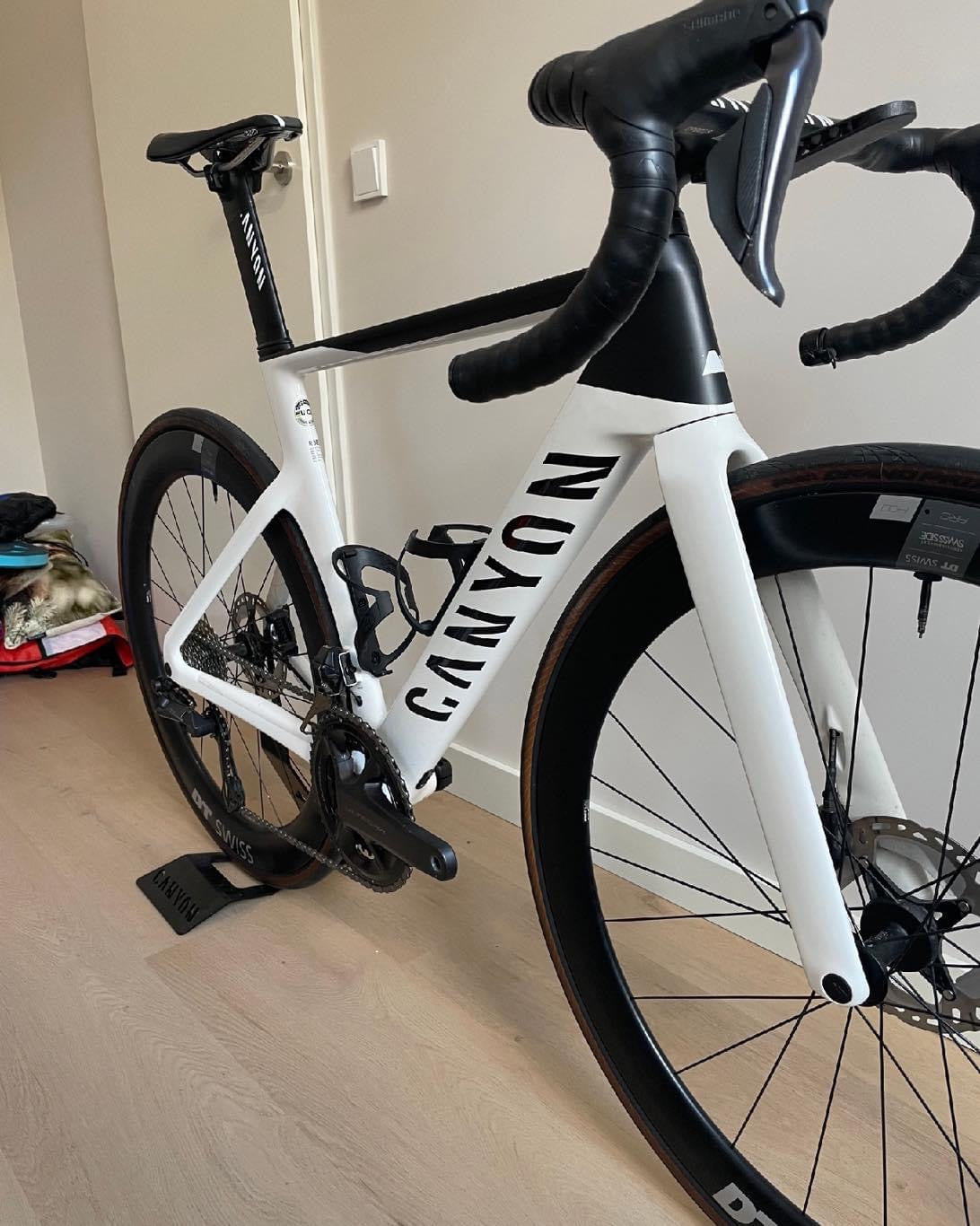 Canyon Aeroad CF SLX 8 Disc Di2 2022